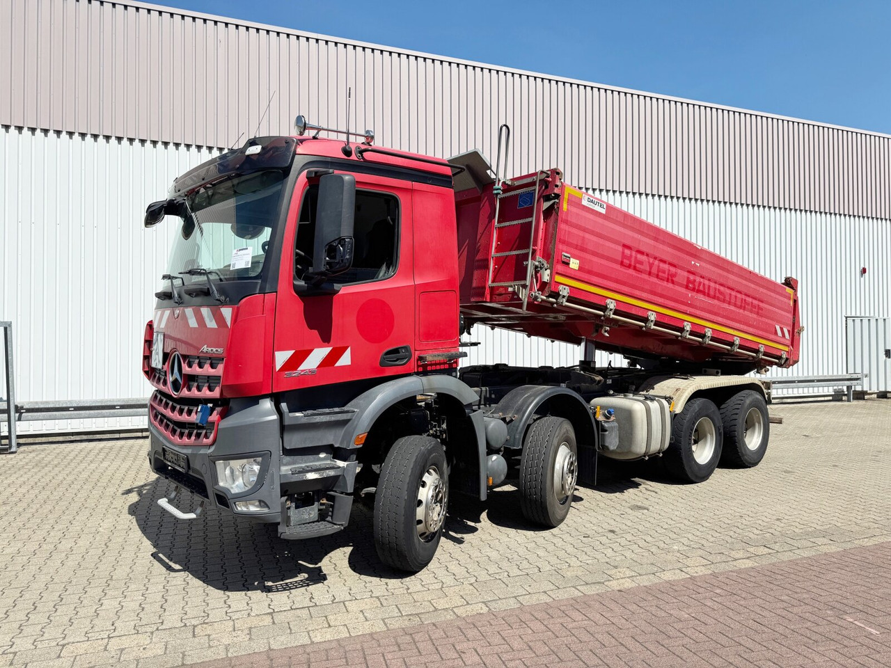 Mercedes-Benz Arocs 3243 K 8x4/4 Arocs 3243 K 8x4/4, Alu-Bordwände - Tipper: picture 1 Mercedes-Benz Arocs 3243 K 8x4/4 Arocs 3243 K 8x4/4, Alu-Bordwände - Tipper: picture 1