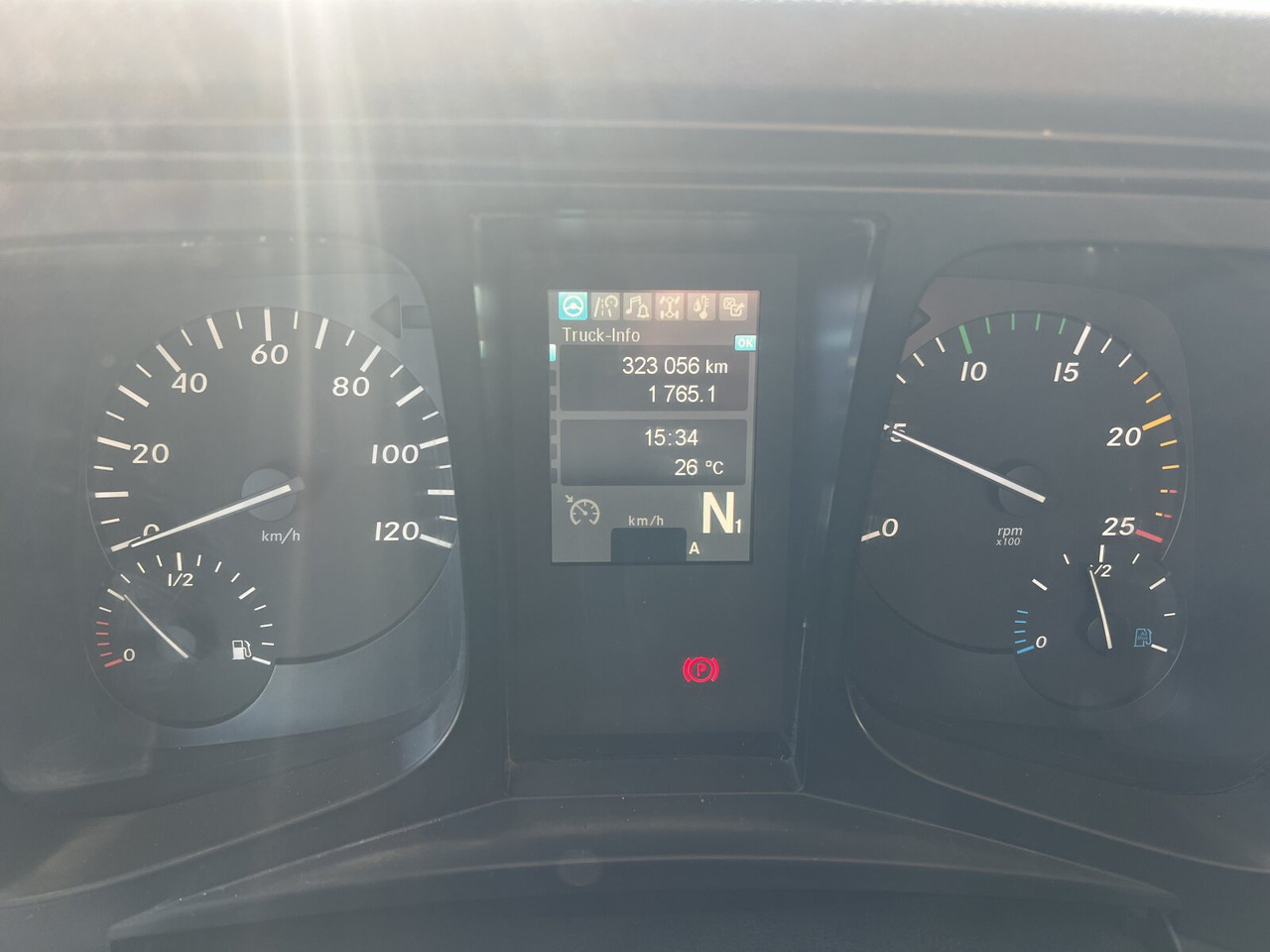 Mercedes-Benz Arocs 3243 K 8x4/4 Arocs 3243 K 8x4/4, Bordmatik - Tipper: picture 5 Mercedes-Benz Arocs 3243 K 8x4/4 Arocs 3243 K 8x4/4, Bordmatik - Tipper: picture 5