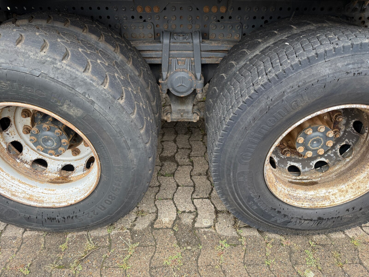 Mercedes-Benz Arocs 3243 K 8x4/4 Unfallschaden! Arocs 3243 K 8x4/4 Unfallschaden! - Tipper: picture 3 Mercedes-Benz Arocs 3243 K 8x4/4 Unfallschaden! Arocs 3243 K 8x4/4 Unfallschaden! - Tipper: picture 3