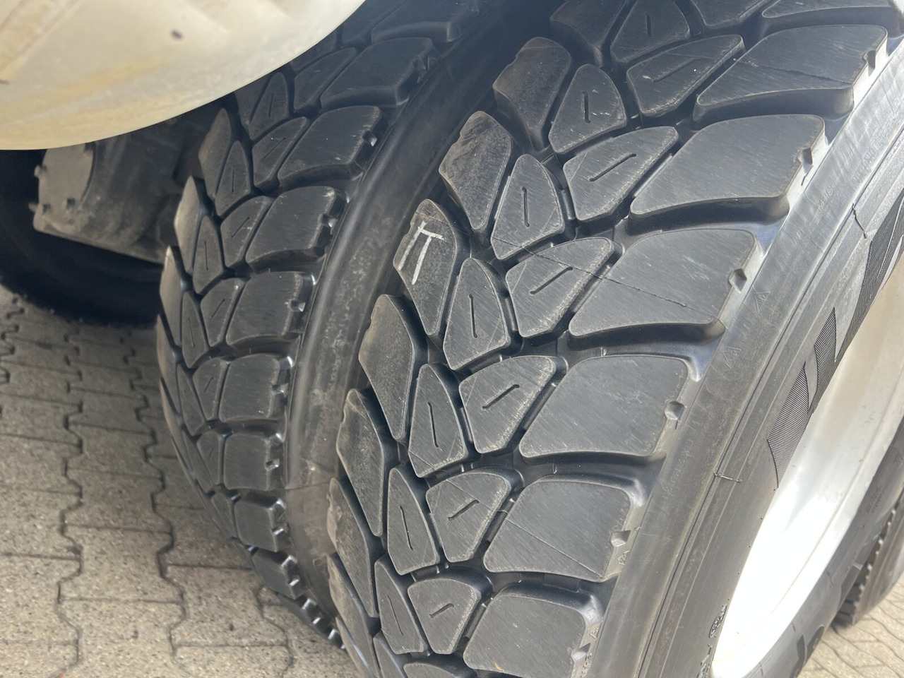 Mercedes-Benz Arocs 3243 K 8x4 Arocs 3243 K 8x4, Ressenig Thermo Alukipper 3-S - Tipper: picture 5 Mercedes-Benz Arocs 3243 K 8x4 Arocs 3243 K 8x4, Ressenig Thermo Alukipper 3-S - Tipper: picture 5