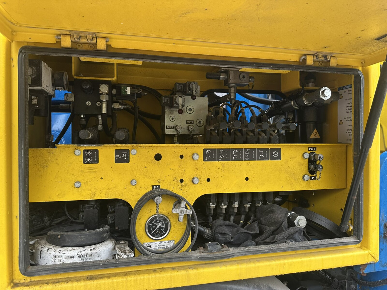 Mercedes-Benz Arocs 3246 B 8x4 Stetter Mischer 7m³, Pumpe 25m Arocs 3246 B 8x4 Stetter Mischer 7m³, Pumpe 25m - Concrete mixer truck: picture 5 Mercedes-Benz Arocs 3246 B 8x4 Stetter Mischer 7m³, Pumpe 25m Arocs 3246 B 8x4 Stetter Mischer 7m³, Pumpe 25m - Concrete mixer truck: picture 5