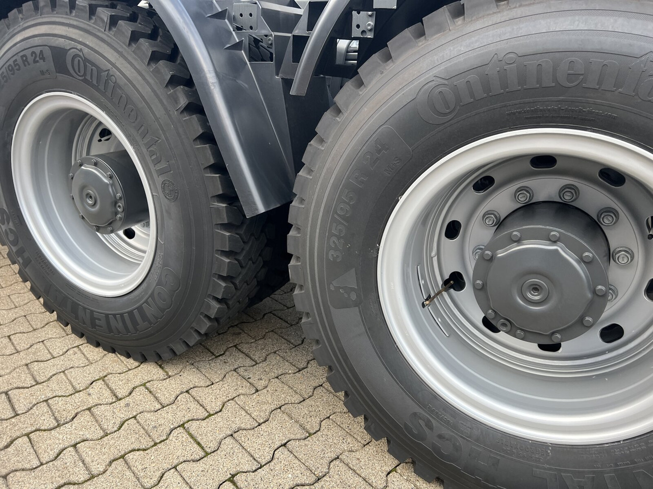 Mercedes-Benz Arocs 4151 AK 8x8/4 Arocs 4151 AK 8x8/4, Grounder - Cab chassis truck: picture 4 Mercedes-Benz Arocs 4151 AK 8x8/4 Arocs 4151 AK 8x8/4, Grounder - Cab chassis truck: picture 4