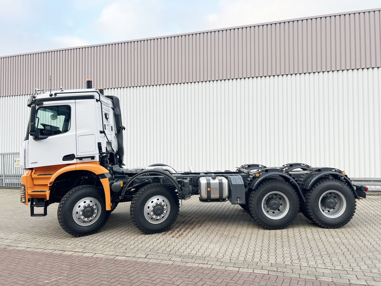 Mercedes-Benz Arocs 4151 AK 8x8/4 Arocs 4151 AK 8x8/4, Grounder - Tipper: picture 3 Mercedes-Benz Arocs 4151 AK 8x8/4 Arocs 4151 AK 8x8/4, Grounder - Tipper: picture 3