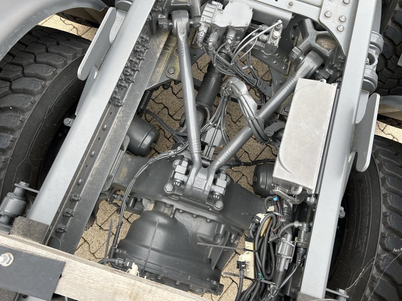 New Hook lift truck Mercedes-Benz Arocs 4163/8x4 Arocs 4163/8x4, Hiab 26.59, Funk, Multimedia Cockpit,: picture 6 New Hook lift truck Mercedes-Benz Arocs 4163/8x4 Arocs 4163/8x4, Hiab 26.59, Funk, Multimedia Cockpit,: picture 6