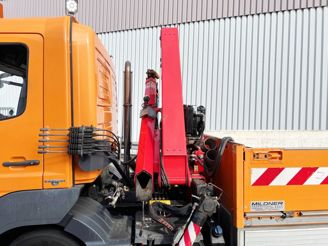 Mercedes-Benz Atego 1023 L 4x2 Atego 1023 L 4x2 mit Kran Fassi F85B.0.21 - Crane truck, Dropside/ Flatbed truck: picture 2 Mercedes-Benz Atego 1023 L 4x2 Atego 1023 L 4x2 mit Kran Fassi F85B.0.21 - Crane truck, Dropside/ Flatbed truck: picture 2