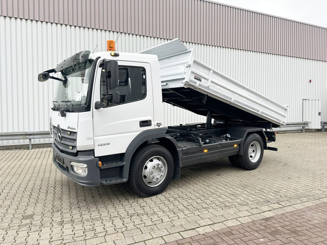 Mercedes-Benz Atego 1223 K 4x2 Atego 1223 K 4x2, AHK-Öl - Tipper: picture 1 Mercedes-Benz Atego 1223 K 4x2 Atego 1223 K 4x2, AHK-Öl - Tipper: picture 1