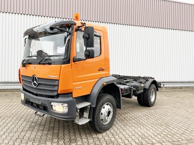 Mercedes-Benz Atego 1630 AK 4x4 Atego 1630 AK 4x4, 2x Nebenantrieb, Rechtslenker - Cab chassis truck: picture 1 Mercedes-Benz Atego 1630 AK 4x4 Atego 1630 AK 4x4, 2x Nebenantrieb, Rechtslenker - Cab chassis truck: picture 1