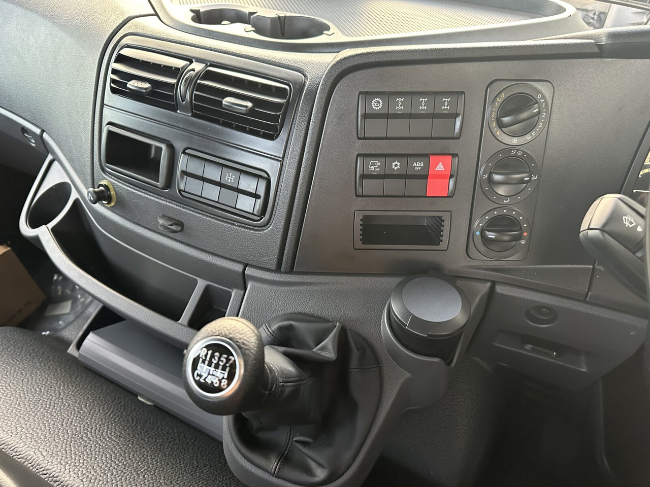 Mercedes-Benz Atego 1630 AK 4x4 Atego 1630 AK 4x4, Rechtslenker - Cab chassis truck: picture 4 Mercedes-Benz Atego 1630 AK 4x4 Atego 1630 AK 4x4, Rechtslenker - Cab chassis truck: picture 4