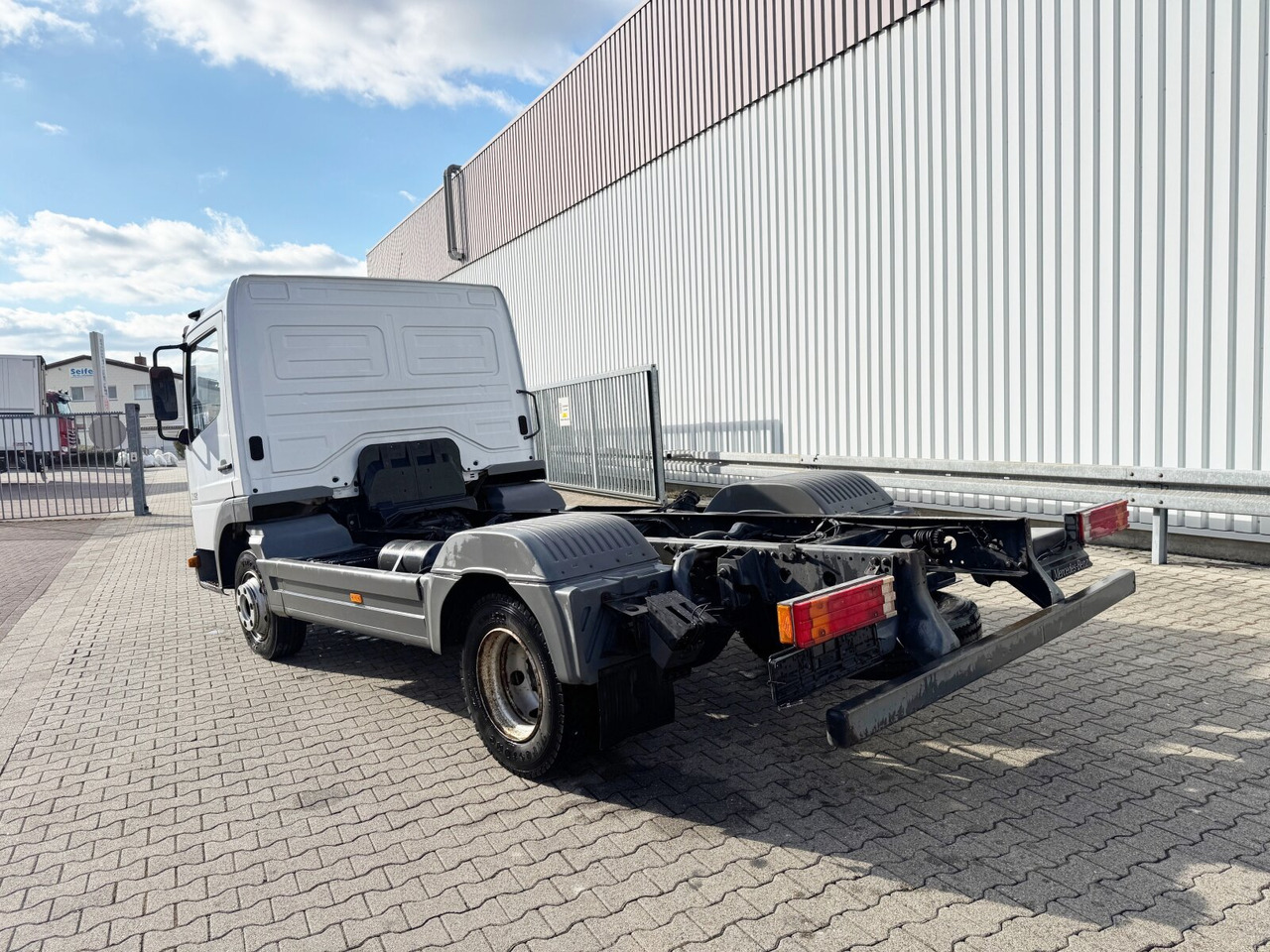 Cab chassis truck Mercedes-Benz Atego 815 4x2 Atego 815 4x2: picture 12