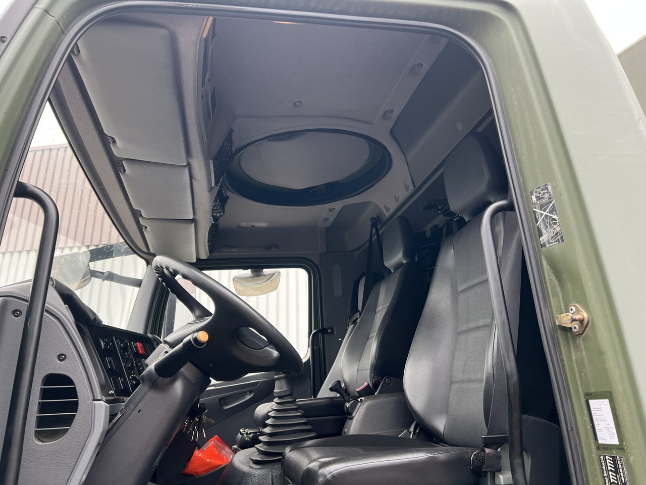 Mercedes-Benz Axor 1829 A 4x4 Axor 1829 A 4x4, Ex- - Dropside/ Flatbed truck: picture 3 Mercedes-Benz Axor 1829 A 4x4 Axor 1829 A 4x4, Ex- - Dropside/ Flatbed truck: picture 3