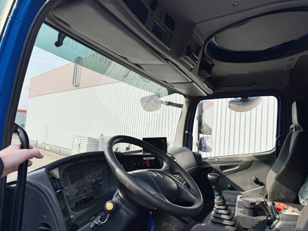 Mercedes-Benz Axor 1829 A 4x4 Axor 1829 A 4x4, Willig Tank ca. 8500l, 2 Kammern - Tank truck: picture 5 Mercedes-Benz Axor 1829 A 4x4 Axor 1829 A 4x4, Willig Tank ca. 8500l, 2 Kammern - Tank truck: picture 5