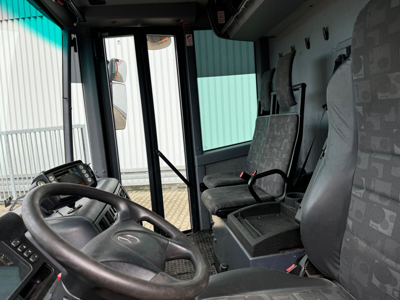 Mercedes-Benz Econic 2633 LL 6x2/4 NLA Econic 2633 LL 6x2/4 NLA, EEV, Lenkachse, Haller Aufbau - Garbage truck: picture 4 Mercedes-Benz Econic 2633 LL 6x2/4 NLA Econic 2633 LL 6x2/4 NLA, EEV, Lenkachse, Haller Aufbau - Garbage truck: picture 4