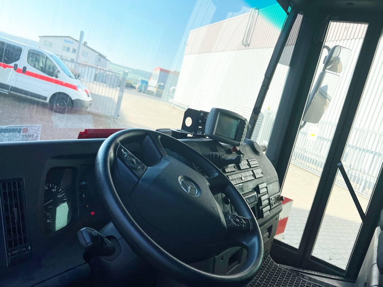 Mercedes-Benz Econic 2635 LL 6x2/4 NLA Econic 2635 LL 6x2/4 NLA, Lenkachse, FAUN Rotopress 521L, Zöller-Schüttung - Cab chassis truck: picture 5 Mercedes-Benz Econic 2635 LL 6x2/4 NLA Econic 2635 LL 6x2/4 NLA, Lenkachse, FAUN Rotopress 521L, Zöller-Schüttung - Cab chassis truck: picture 5
