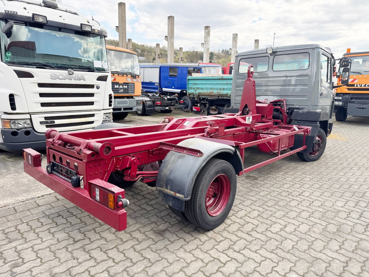 Mercedes-Benz LK 814 4x2 LK 814 4x2, 6-Zylinder, City-Abroller - Hook lift truck: picture 4 Mercedes-Benz LK 814 4x2 LK 814 4x2, 6-Zylinder, City-Abroller - Hook lift truck: picture 4
