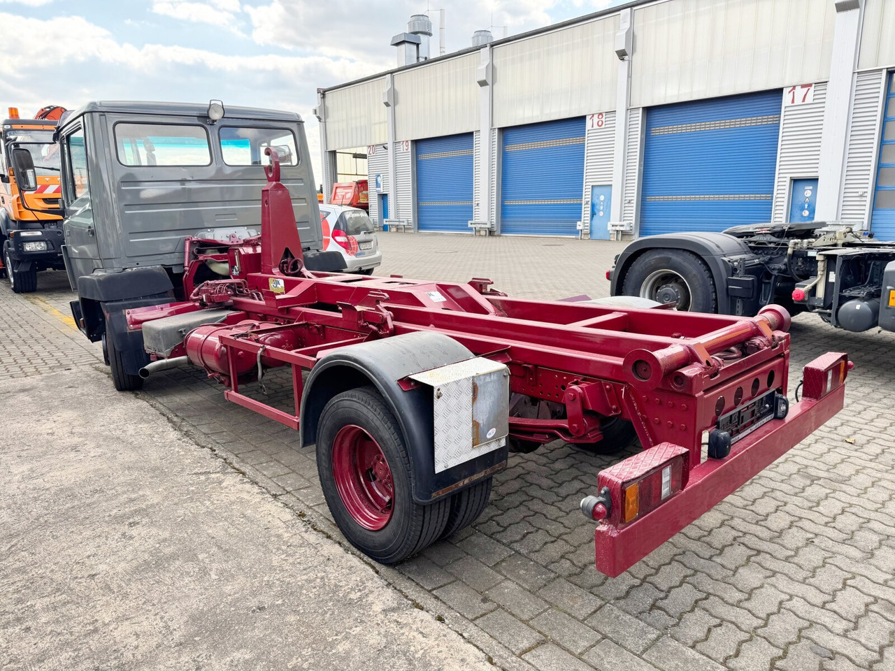 Mercedes-Benz LK 814 4x2 LK 814 4x2, 6-Zylinder, City-Abroller - Hook lift truck: picture 5 Mercedes-Benz LK 814 4x2 LK 814 4x2, 6-Zylinder, City-Abroller - Hook lift truck: picture 5