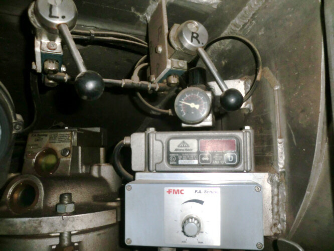 Mercedes-Benz SK 1824 L 4x2 SK 1824 L 4x2, Esterer Tankaufbau ca. 13.100l, 2 Kammern - Tank truck: picture 5 Mercedes-Benz SK 1824 L 4x2 SK 1824 L 4x2, Esterer Tankaufbau ca. 13.100l, 2 Kammern - Tank truck: picture 5