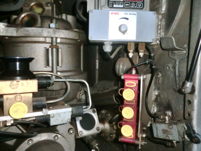 Mercedes-Benz SK 1824 L 4x2 SK 1824 L 4x2, Esterer Tankaufbau ca. 13.100l, 2 Kammern - Tank truck: picture 3 Mercedes-Benz SK 1824 L 4x2 SK 1824 L 4x2, Esterer Tankaufbau ca. 13.100l, 2 Kammern - Tank truck: picture 3