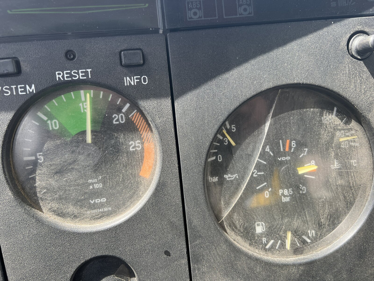 Mercedes-Benz SK II 2638/44 A 6x6 SK II 2638/44 A 6x6, V8, Retarder - Cab chassis truck: picture 2 Mercedes-Benz SK II 2638/44 A 6x6 SK II 2638/44 A 6x6, V8, Retarder - Cab chassis truck: picture 2