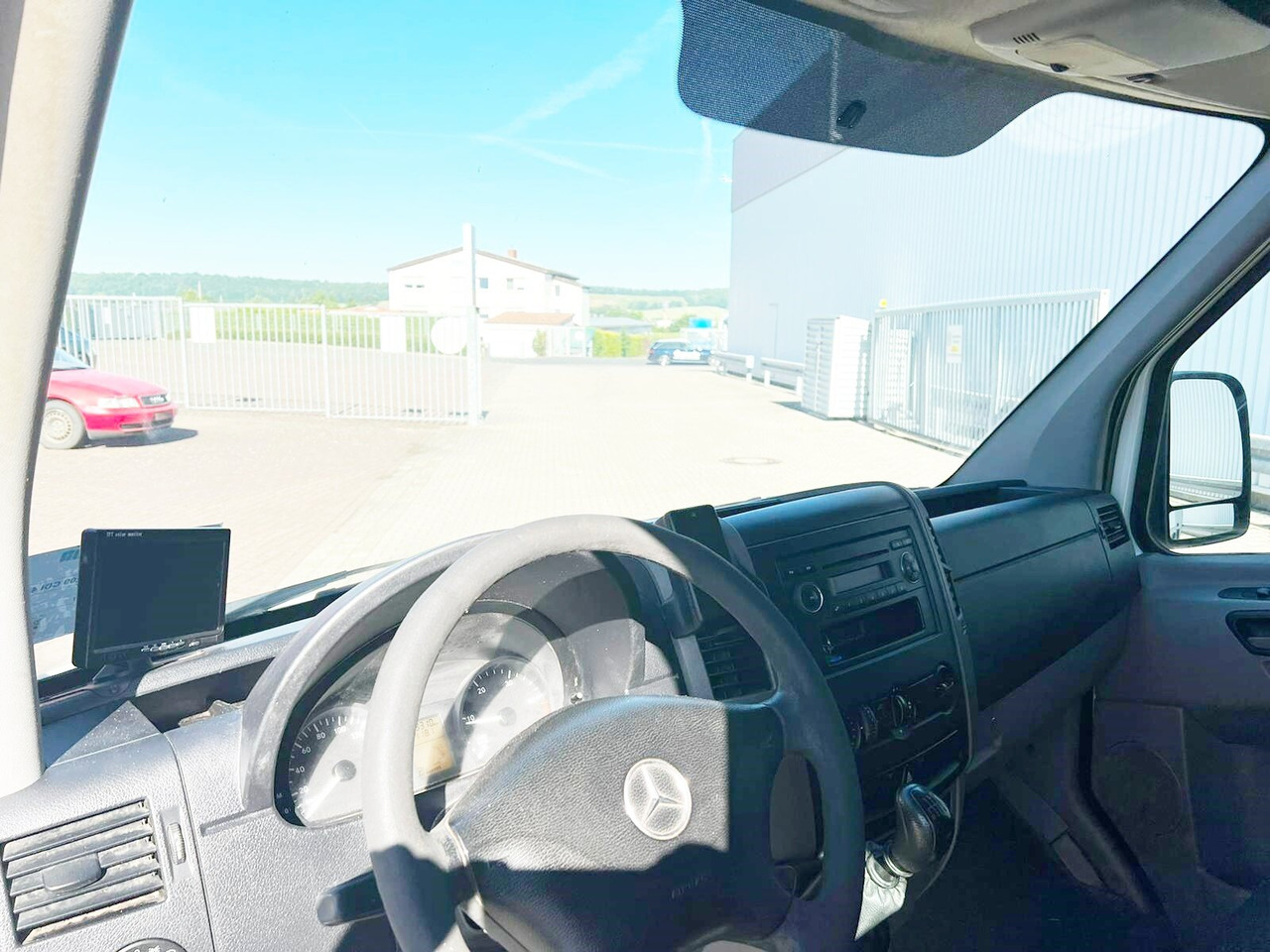 Mercedes-Benz Sprinter 209 CDI 4x2 Doka Sprinter 209 CDI 4x2 Doka - Curtain side van, Combi van: picture 2 Mercedes-Benz Sprinter 209 CDI 4x2 Doka Sprinter 209 CDI 4x2 Doka - Curtain side van, Combi van: picture 2