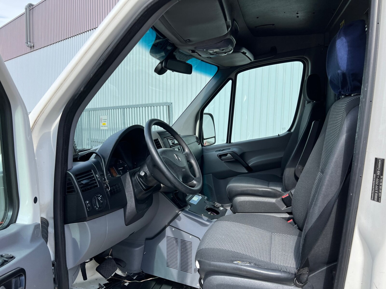 Mercedes-Benz Sprinter 313 CDI 4x2 Sprinter 313 CDI 4x2, EEV, Krankenwagen - Ambulance: picture 4 Mercedes-Benz Sprinter 313 CDI 4x2 Sprinter 313 CDI 4x2, EEV, Krankenwagen - Ambulance: picture 4