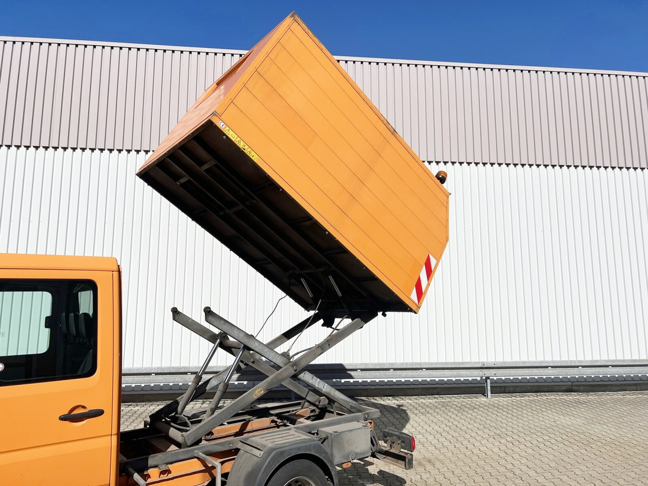 Mercedes-Benz Sprinter 515 CDI 4x2 Doka Sprinter 515 CDI 4x2 Doka, Alu-Kasten, Hochentleerung - Tipper van, Combi van: picture 4 Mercedes-Benz Sprinter 515 CDI 4x2 Doka Sprinter 515 CDI 4x2 Doka, Alu-Kasten, Hochentleerung - Tipper van, Combi van: picture 4
