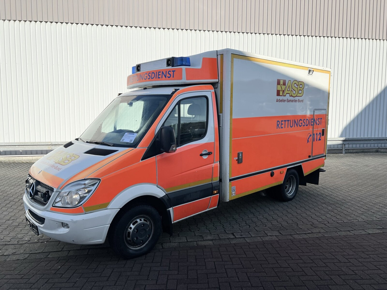 Mercedes-Benz Sprinter 516 CDI 4x2 Sprinter 516 CDI 4x2, Rettungswagen, Retarder - Ambulance: picture 1 Mercedes-Benz Sprinter 516 CDI 4x2 Sprinter 516 CDI 4x2, Rettungswagen, Retarder - Ambulance: picture 1