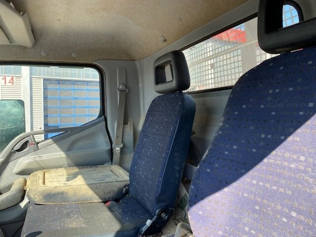 Mitsubishi Canter Fuso 7C15D 4x2 Canter Fuso 7C15D 4x2, Wasserschaden! - Tipper: picture 3 Mitsubishi Canter Fuso 7C15D 4x2 Canter Fuso 7C15D 4x2, Wasserschaden! - Tipper: picture 3