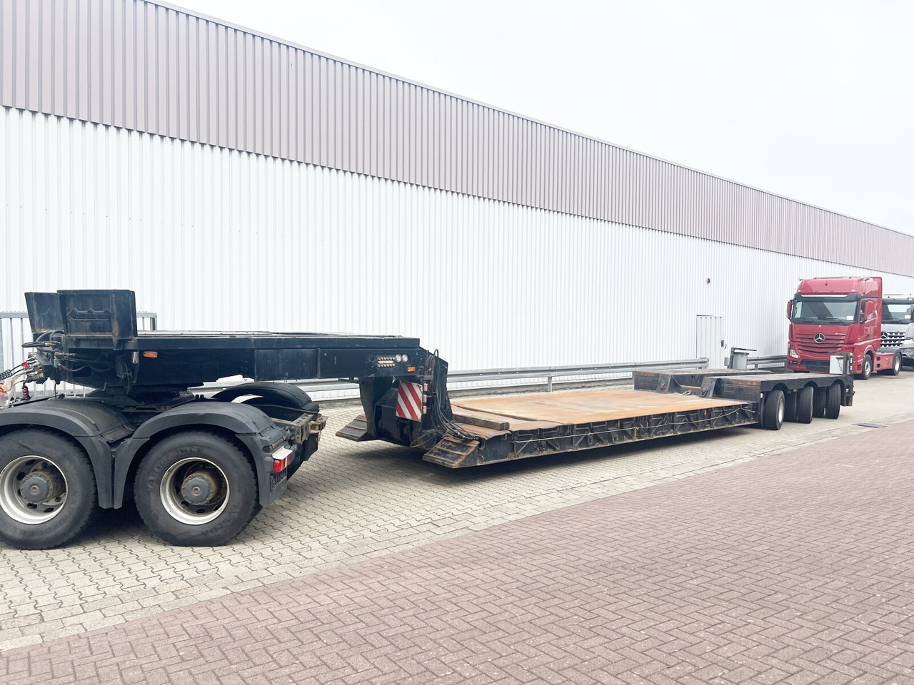 Nooteboom Euro-54-03 Euro-54-03, Schwanenhals abfahrbar, Hydr. Zwangsgelenkt - Low loader semi-trailer: picture 1 Nooteboom Euro-54-03 Euro-54-03, Schwanenhals abfahrbar, Hydr. Zwangsgelenkt - Low loader semi-trailer: picture 1