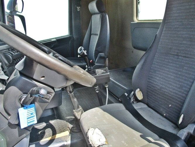 Scania R420 CB 8x4 MNZ R420 CB 8x4 MNZ, Retarder, Euro4 - Hook lift truck: picture 5 Scania R420 CB 8x4 MNZ R420 CB 8x4 MNZ, Retarder, Euro4 - Hook lift truck: picture 5