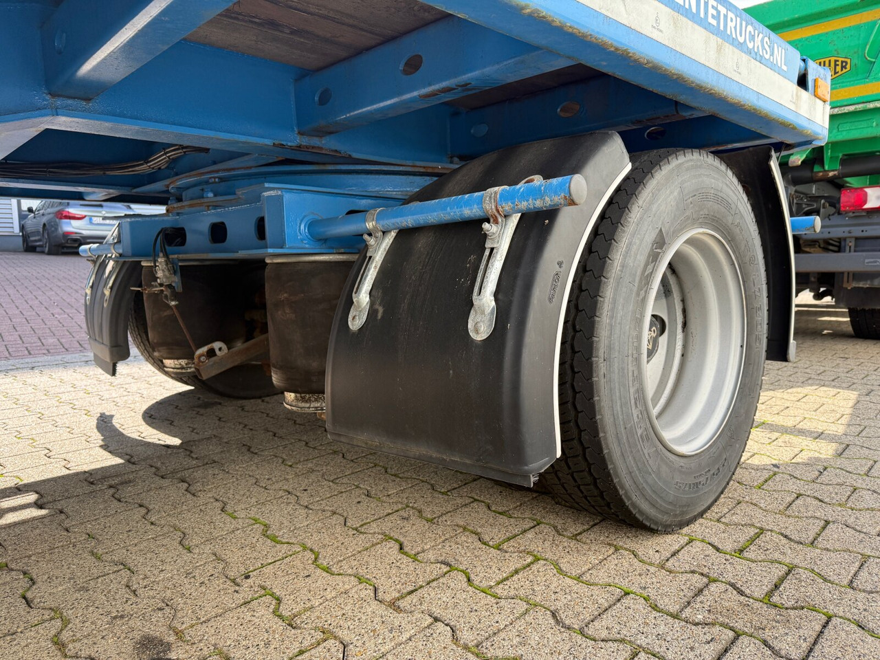 Scorpion 3-Achs Tiefladeanhänger Scorpion 3-Achs Tiefladeanhänger, Liftachse, pneumatische Auffahrrampen - Low loader trailer: picture 2 Scorpion 3-Achs Tiefladeanhänger Scorpion 3-Achs Tiefladeanhänger, Liftachse, pneumatische Auffahrrampen - Low loader trailer: picture 2