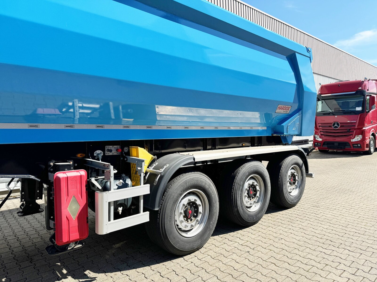 New Semi-trailer Euro ATM 27 Euro ATM 27, HARDOX Stahlmulde ca. 27m³, Liftachse: picture 6