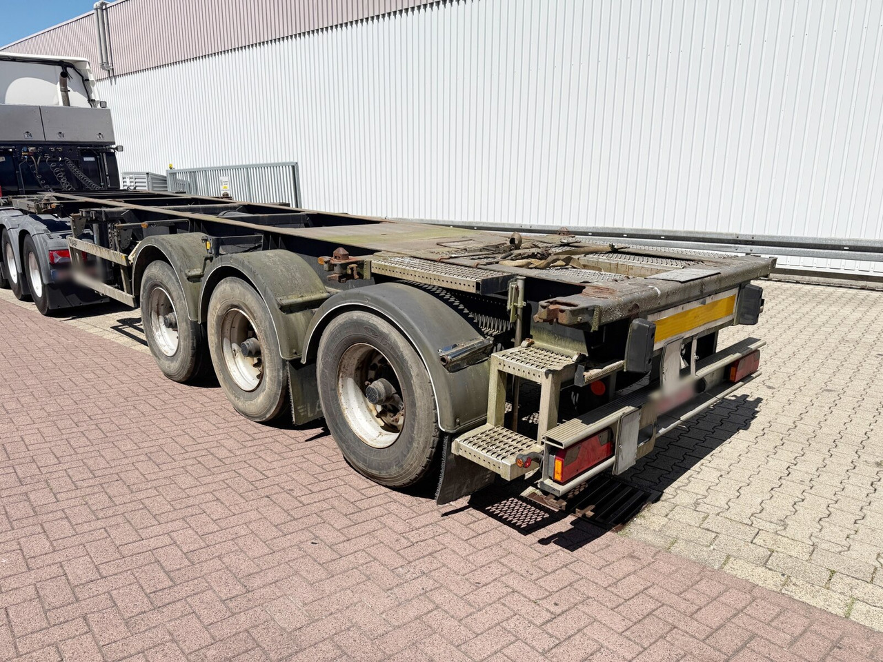 Lag 0-3-39 CD Containerchassis 0-3-39 CD Containerchassis, 20ft und 30ft, ADR - Semi-trailer: picture 4 Lag 0-3-39 CD Containerchassis 0-3-39 CD Containerchassis, 20ft und 30ft, ADR - Semi-trailer: picture 4