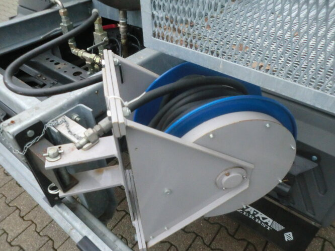 Storage tank - Tank-Aufbau Tank-Aufbauauf Wunsch mit Separatmotor, Stromgenerator, Hydraulik: picture 10