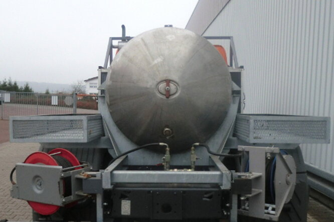 Storage tank - Tank-Aufbau Tank-Aufbauauf Wunsch mit Separatmotor, Stromgenerator, Hydraulik: picture 12