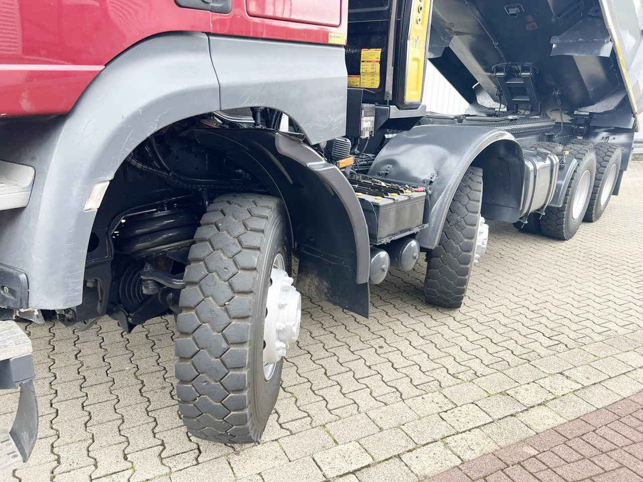 Dumper Tatra Phoenix 8x8 Phoenix 8x8, Stahlmulde ca. 22m³, hydr. Heckklappe: picture 12 Dumper Tatra Phoenix 8x8 Phoenix 8x8, Stahlmulde ca. 22m³, hydr. Heckklappe: picture 12