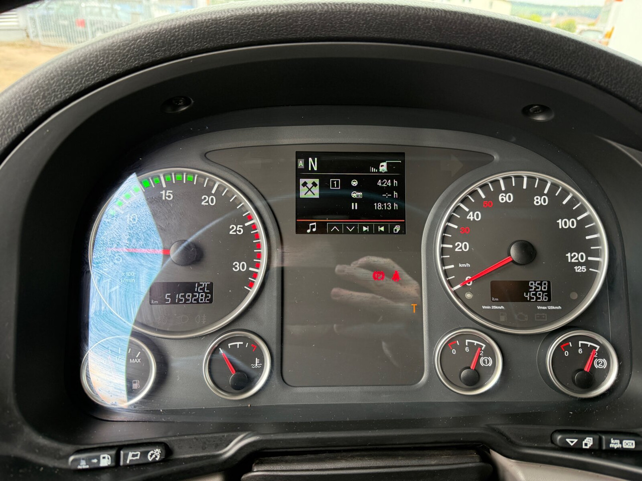 MAN TGX 26.510 6X2/4 BLS TGX 26.510 6X2/4 BLS, Intarder, Vorlauflenk-/lift, Standklima, XXL-Fahrerhaus, 70t - Tractor unit: picture 3 MAN TGX 26.510 6X2/4 BLS TGX 26.510 6X2/4 BLS, Intarder, Vorlauflenk-/lift, Standklima, XXL-Fahrerhaus, 70t - Tractor unit: picture 3