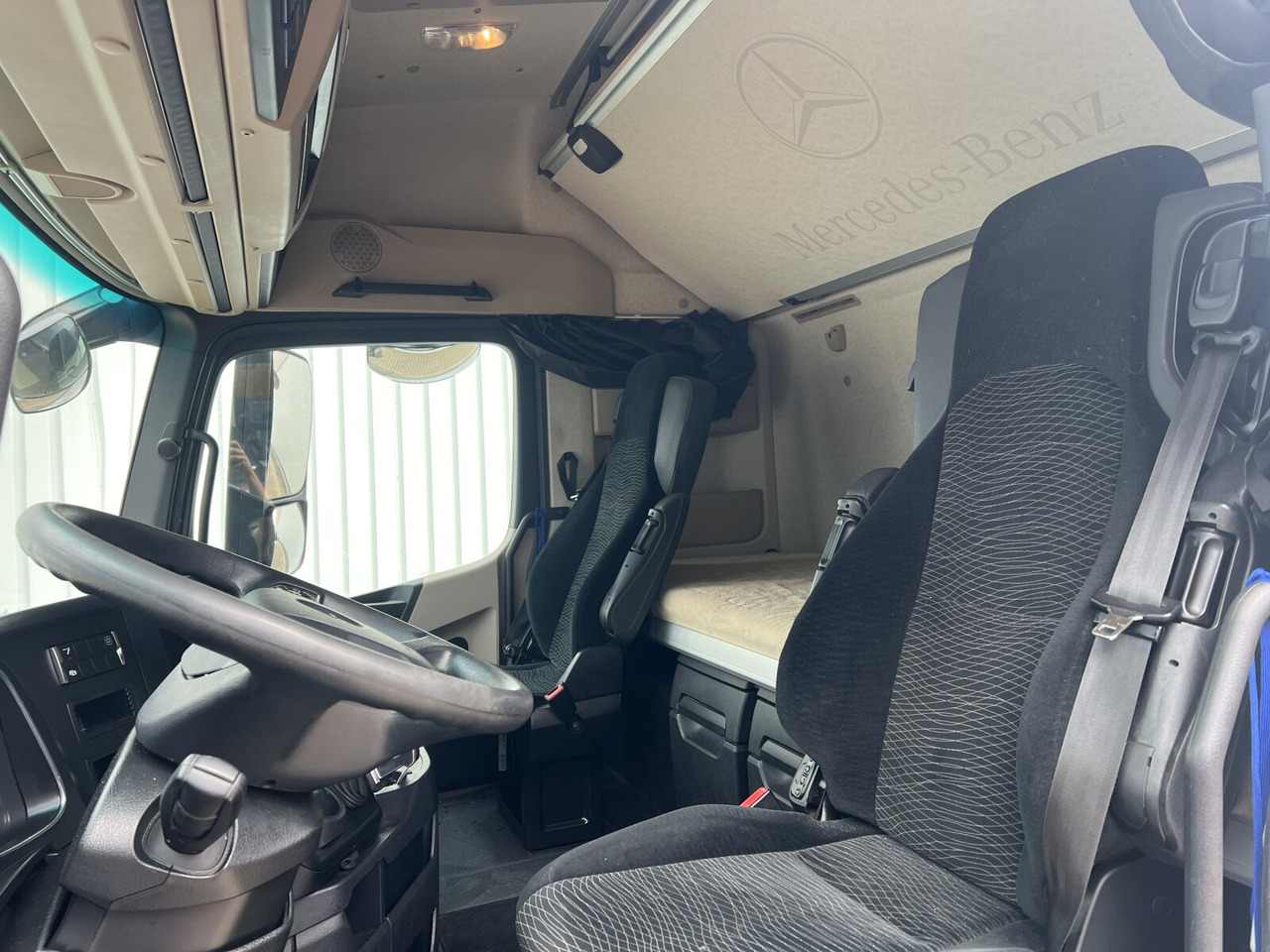 Mercedes-Benz Actros 1843 LS 4x2 Actros 1843 LS 4x2, Retarder - Tractor unit: picture 4 Mercedes-Benz Actros 1843 LS 4x2 Actros 1843 LS 4x2, Retarder - Tractor unit: picture 4