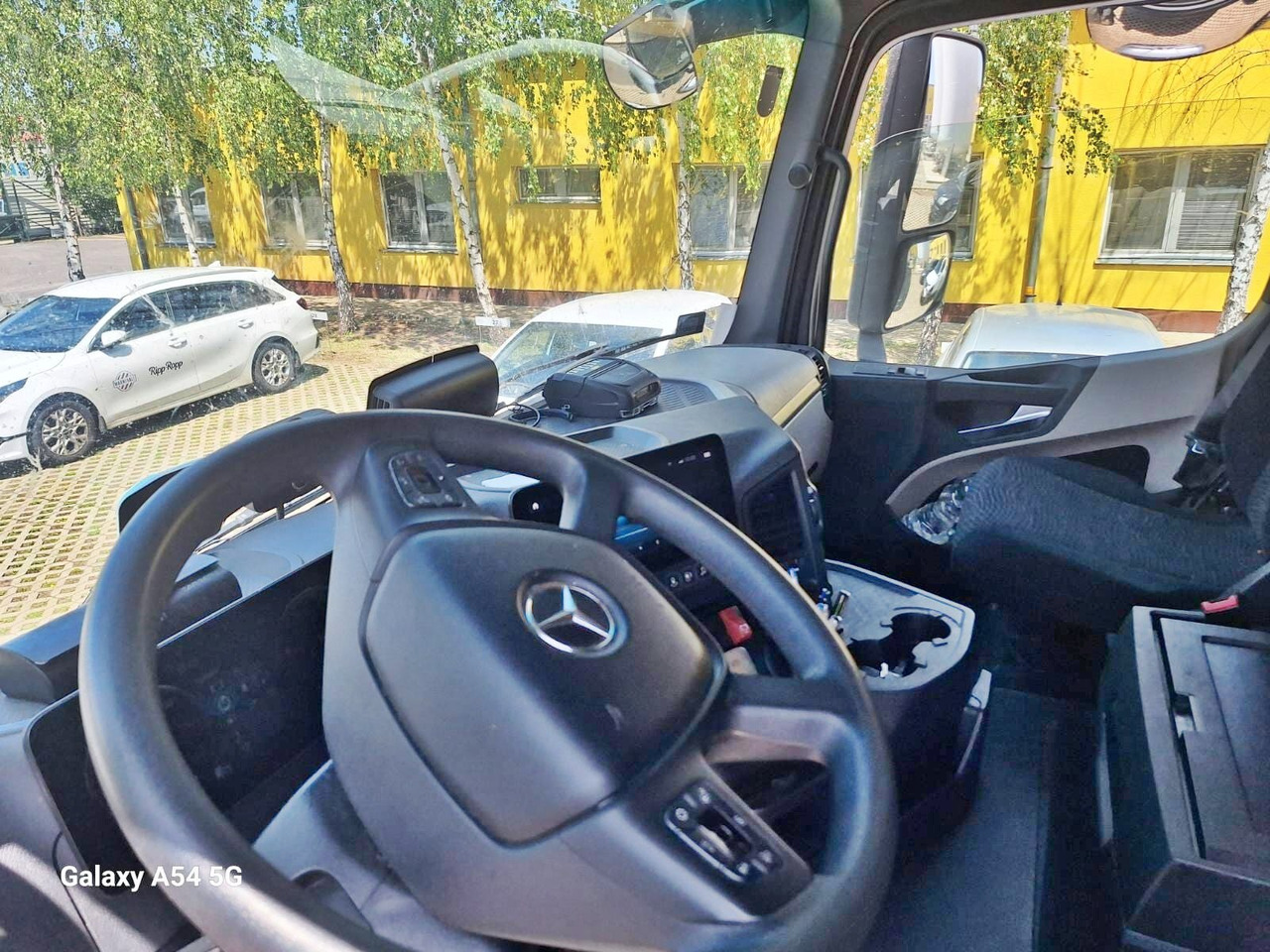 Mercedes-Benz Actros 1846 LS 4x2 Actros 1846 LS 4x2, MultimediaCockpit, StreamSpace, ADR, 3x Vorhanden! - Tractor unit: picture 4 Mercedes-Benz Actros 1846 LS 4x2 Actros 1846 LS 4x2, MultimediaCockpit, StreamSpace, ADR, 3x Vorhanden! - Tractor unit: picture 4