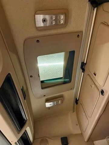 Mercedes-Benz Arocs 1851 LS 4x4 HAD Arocs 1851 LS 4x4 HAD, Hydraulik, Navi, MultimediaCockpit - Tractor unit: picture 3 Mercedes-Benz Arocs 1851 LS 4x4 HAD Arocs 1851 LS 4x4 HAD, Hydraulik, Navi, MultimediaCockpit - Tractor unit: picture 3