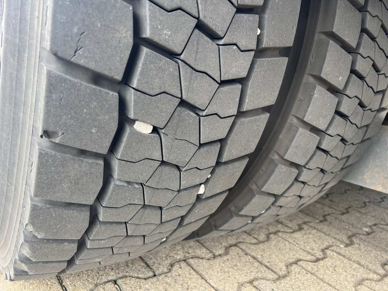 Mercedes-Benz Actros 2541 L 6x2 Actros 2541 L 6x2, Fahrschulausstattung, MegaSpace, Retarder, Liftachse, Traum Zustand - Truck: picture 4 Mercedes-Benz Actros 2541 L 6x2 Actros 2541 L 6x2, Fahrschulausstattung, MegaSpace, Retarder, Liftachse, Traum Zustand - Truck: picture 4