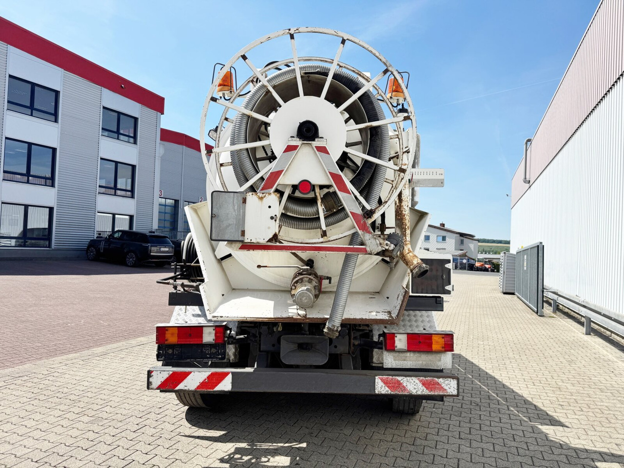 Mercedes-Benz Actros 2541 L 6x2 Actros 2541 L 6x2, Müller Saug-/Spülwagen ca. 12m³, Widi-Platte, Lift-/Lenkachse - Truck: picture 4 Mercedes-Benz Actros 2541 L 6x2 Actros 2541 L 6x2, Müller Saug-/Spülwagen ca. 12m³, Widi-Platte, Lift-/Lenkachse - Truck: picture 4