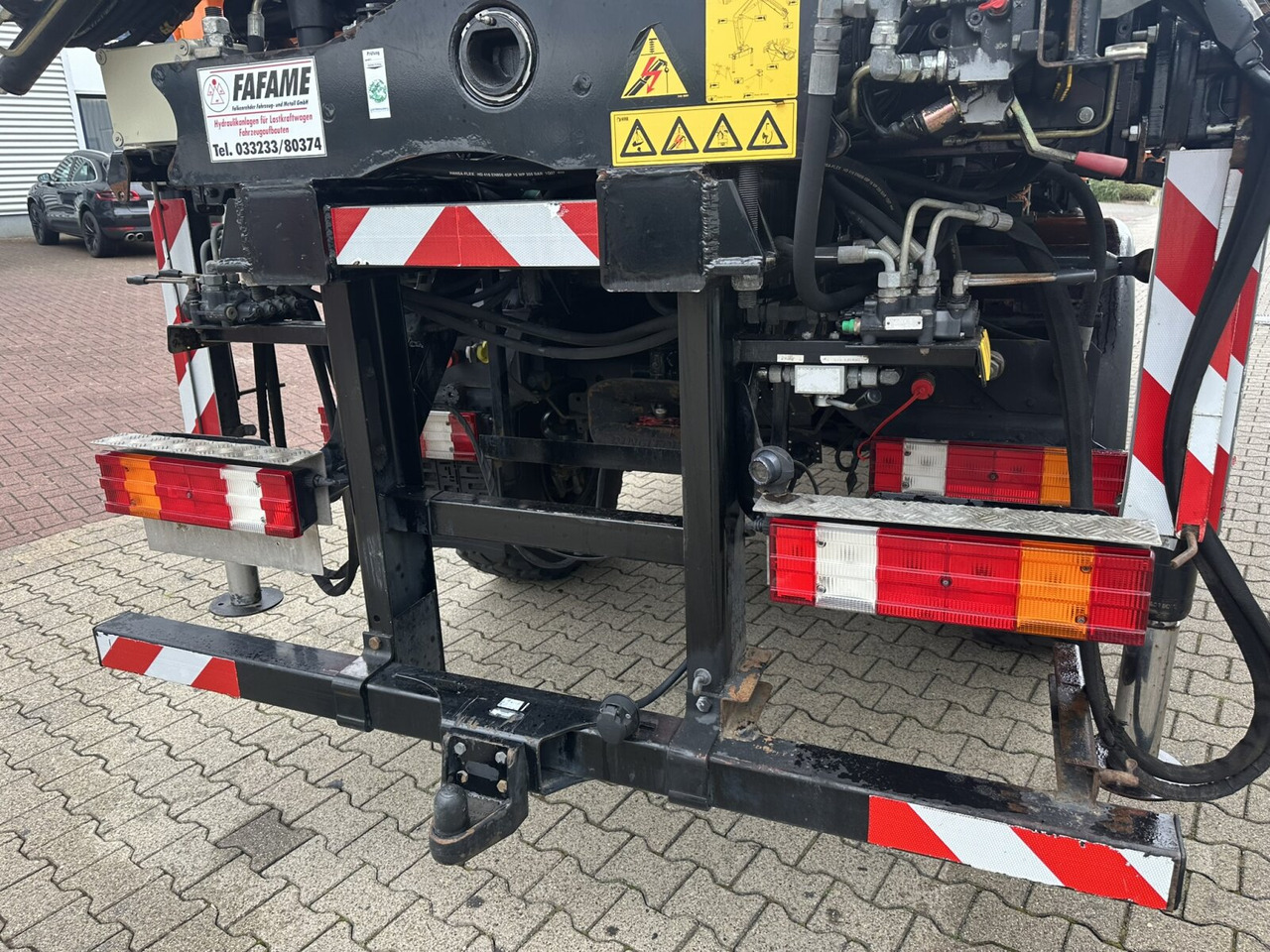 Unimog U500 4x4 U500 4x4 405/40 mit Heckkran Hiab 077-1 HiDuo, absattelbar, Funk - Van: picture 2 Unimog U500 4x4 U500 4x4 405/40 mit Heckkran Hiab 077-1 HiDuo, absattelbar, Funk - Van: picture 2