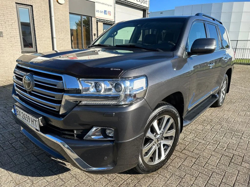 SUV Toyota Land Cruiser V8 LAND CRUISER 200 V8 + CAMERA 360 + FRIDGE + DIESEL + ONLY EXPORT: picture 1