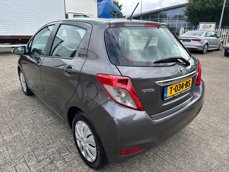 Toyota Yaris 1.4 D + NAVI + AIRCO + REAR CAMERA + APK / TUV + MARGE - Hatchback: picture 3 Toyota Yaris 1.4 D + NAVI + AIRCO + REAR CAMERA + APK / TUV + MARGE - Hatchback: picture 3