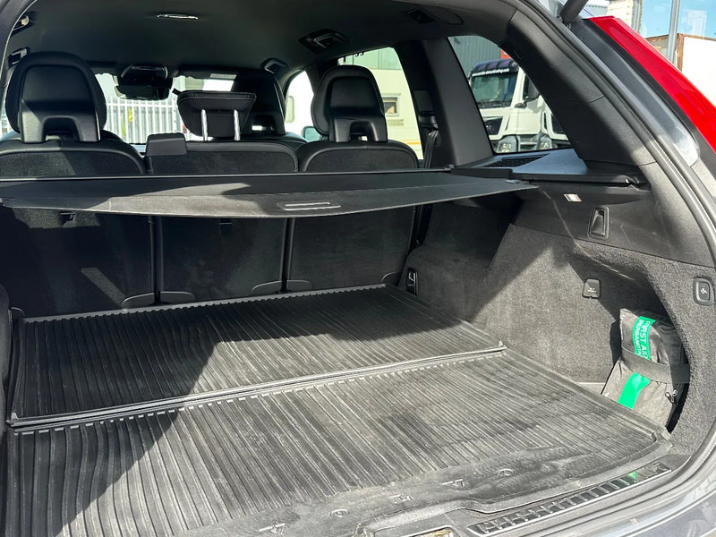 Volvo XC90 B5 AWD + R-DESIGN + FULL LEATHER + 360 CAMERA + NAVI + AHK + HARMAN KARDON - SUV: picture 4 Volvo XC90 B5 AWD + R-DESIGN + FULL LEATHER + 360 CAMERA + NAVI + AHK + HARMAN KARDON - SUV: picture 4