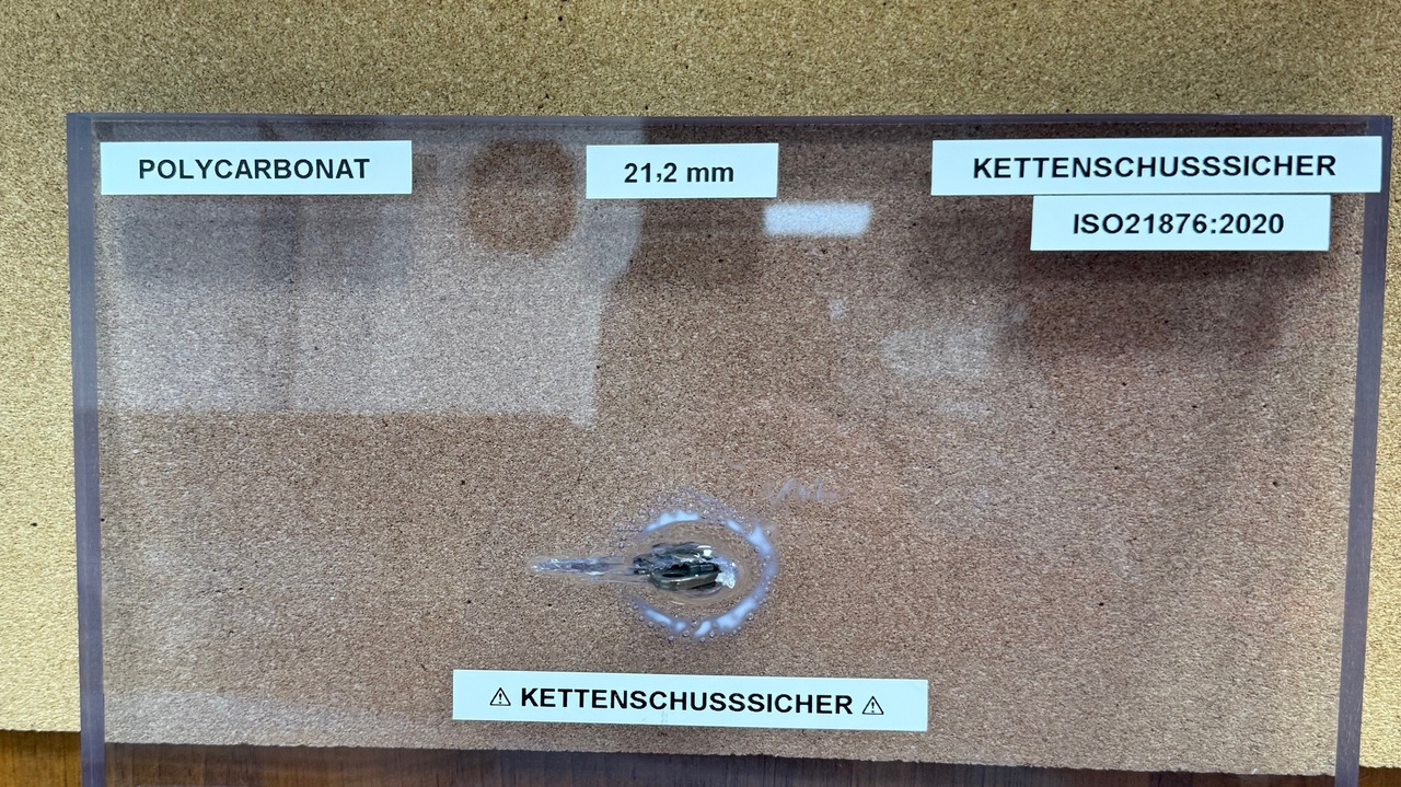 - Windscreen for Forestry harvester: picture 1 - Windscreen for Forestry harvester: picture 1