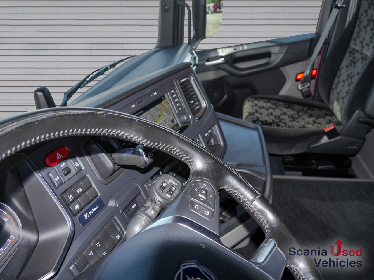 SCANIA R 410 B6x2*4NB - Pritsche / Plane / Hecktüren - - Curtainsider truck: picture 4 SCANIA R 410 B6x2*4NB - Pritsche / Plane / Hecktüren - - Curtainsider truck: picture 4