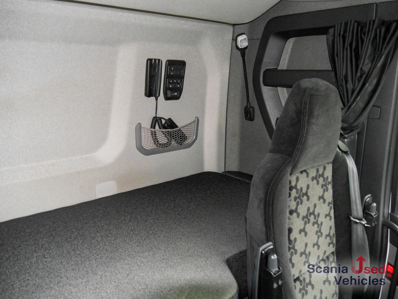 SCANIA R 460 A4x2EB - SUPER - - Tractor unit: picture 2 SCANIA R 460 A4x2EB - SUPER - - Tractor unit: picture 2