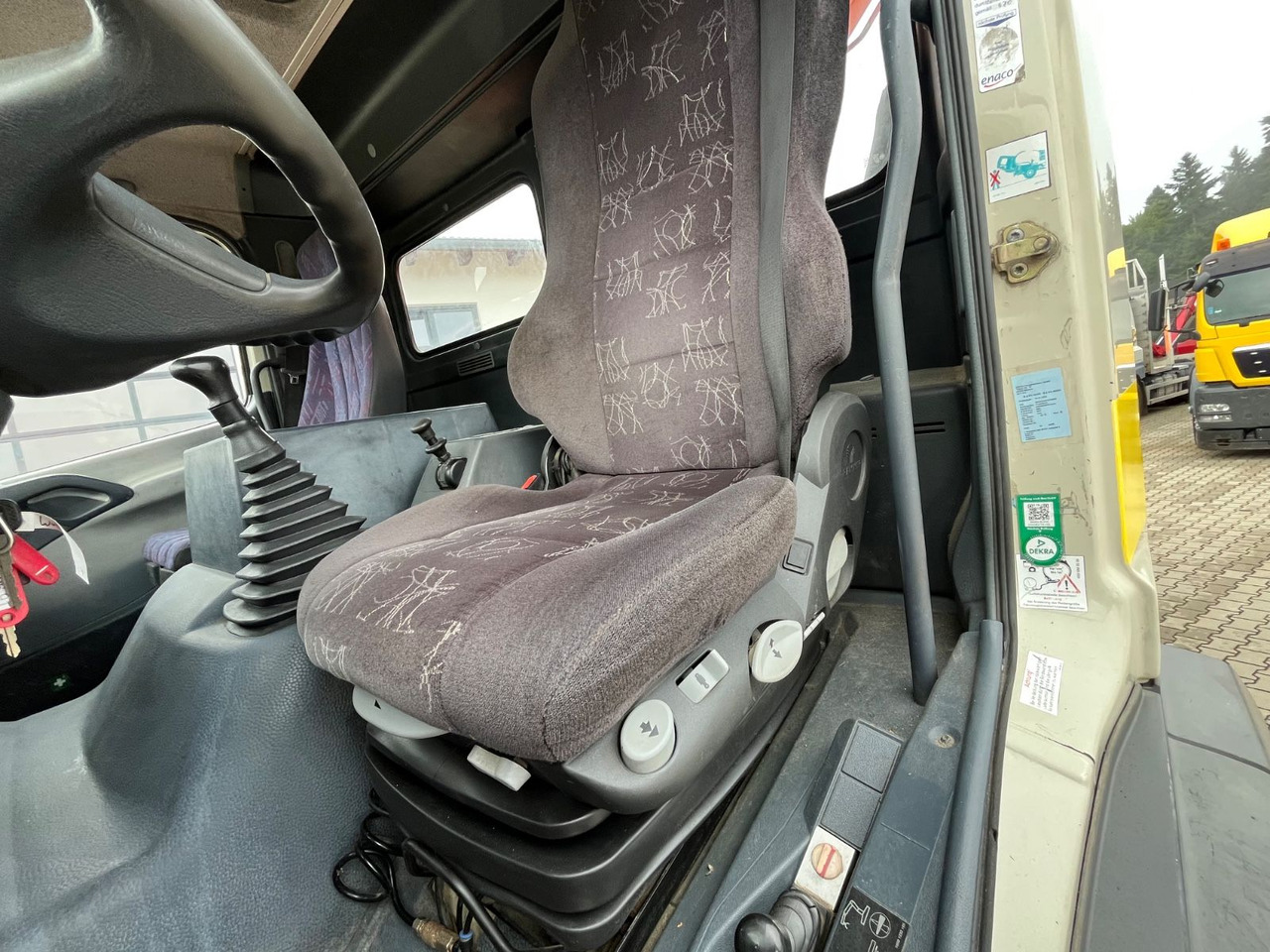 Tipper, Crane truck Mercedes-Benz Atego 1823 4x4 Kipper mit Kran Atlas 125.2 Funk: picture 14