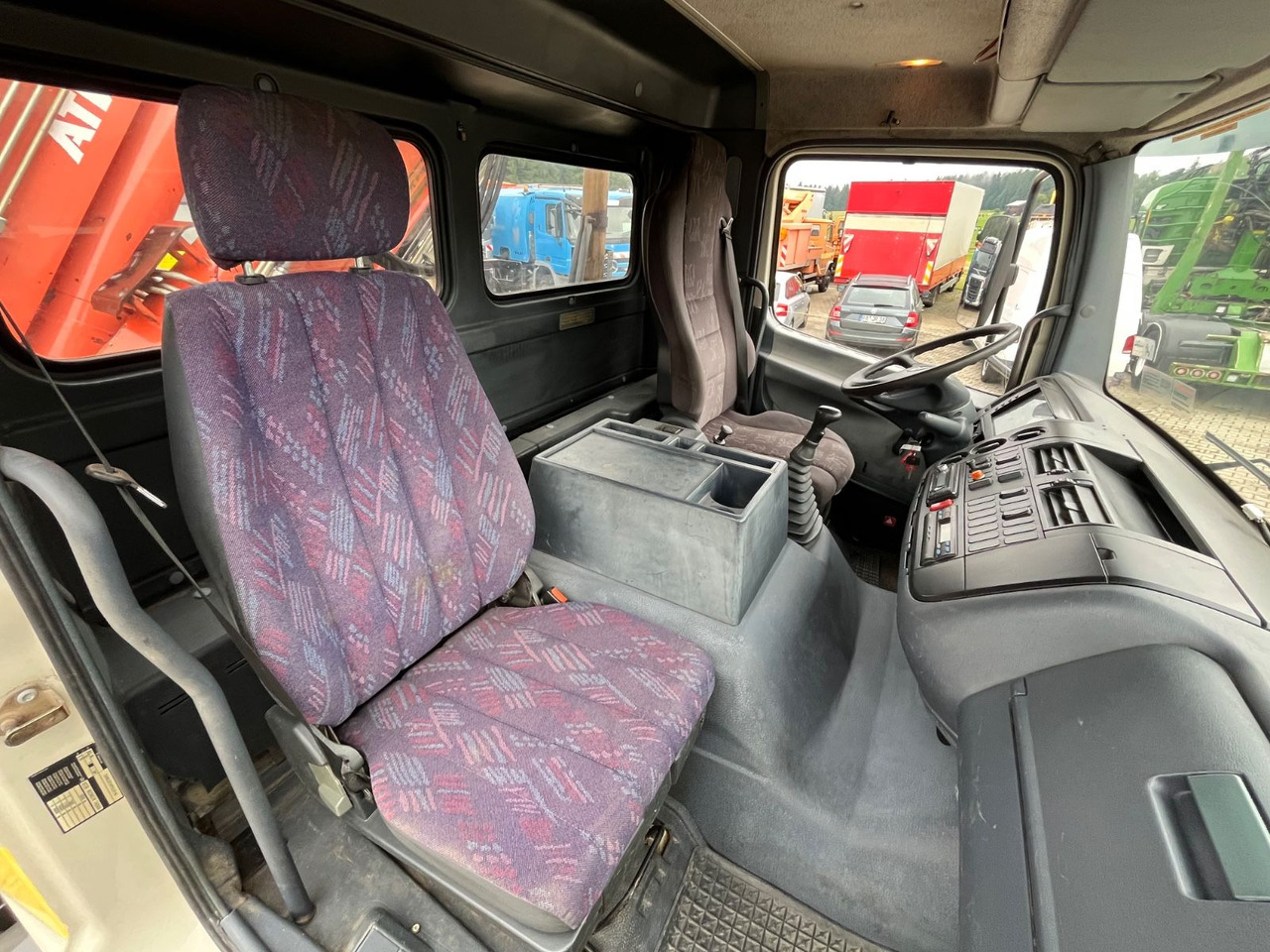 Tipper, Crane truck Mercedes-Benz Atego 1823 4x4 Kipper mit Kran Atlas 125.2 Funk: picture 13